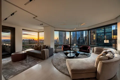 $4,250,000 | 301 West 57th Street, Unit 36C | Hell's Kitchen