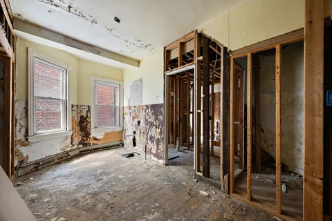 $265,000 | 802 Washington Street, Wilmington, DE 19801