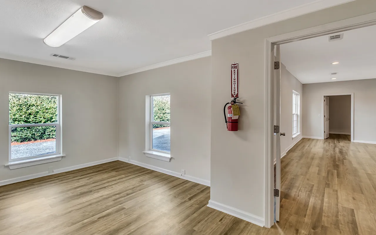 $4,268 | 406 Highway 80, Unit A, Bloomingdale, GA 31302