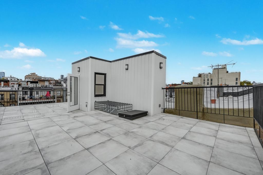 109 President Street, Unit 4 Brooklyn, NY 11231 - Photo 19 of 22 a view of a terrace