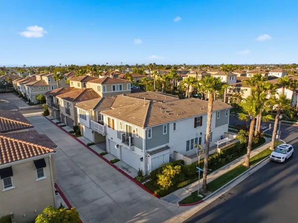 $1,379,000 | 21445 Hayley Lane, Huntington Beach, CA 92646