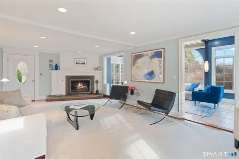 $2,698,000 | 135 Comstock Hill Road, New Canaan, CT 06840