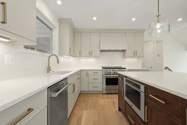 $2,195,000 | 22 West Spring Street, Alexandria, VA 22301