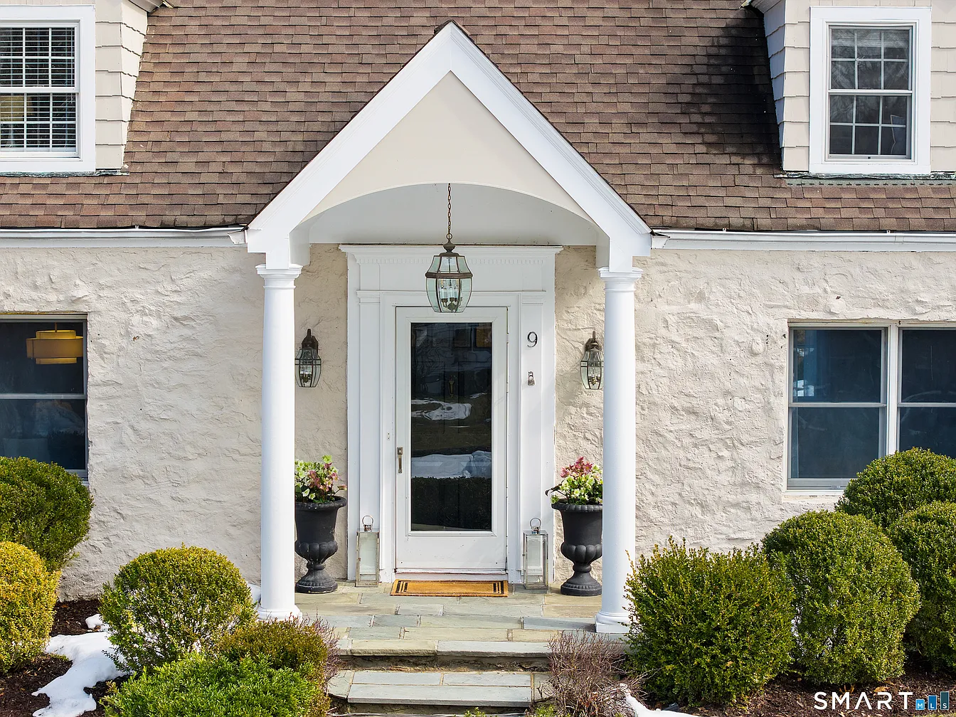 9 Point O Woods Road South Darien, CT 06820 - Photo 2 of 39