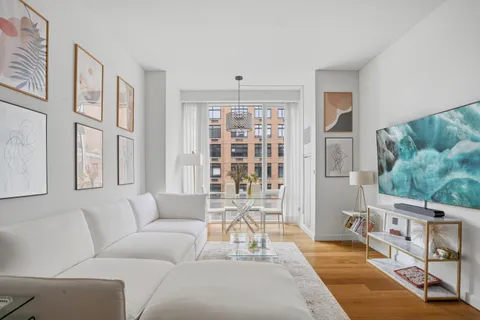 $2,599,000 | 311 West Broadway, Unit 7D | SoHo