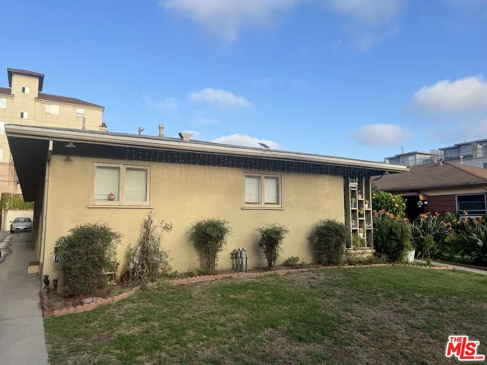 $1,595,000 | 2450 Corinth Avenue, Los Angeles, CA 90064