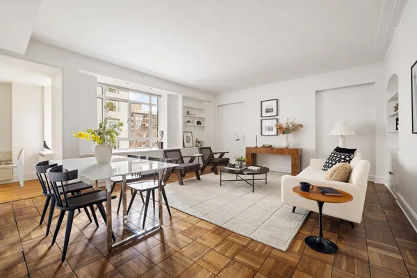 $2,850,000 | 25 Central Park West, Unit 11C | Upper West Side