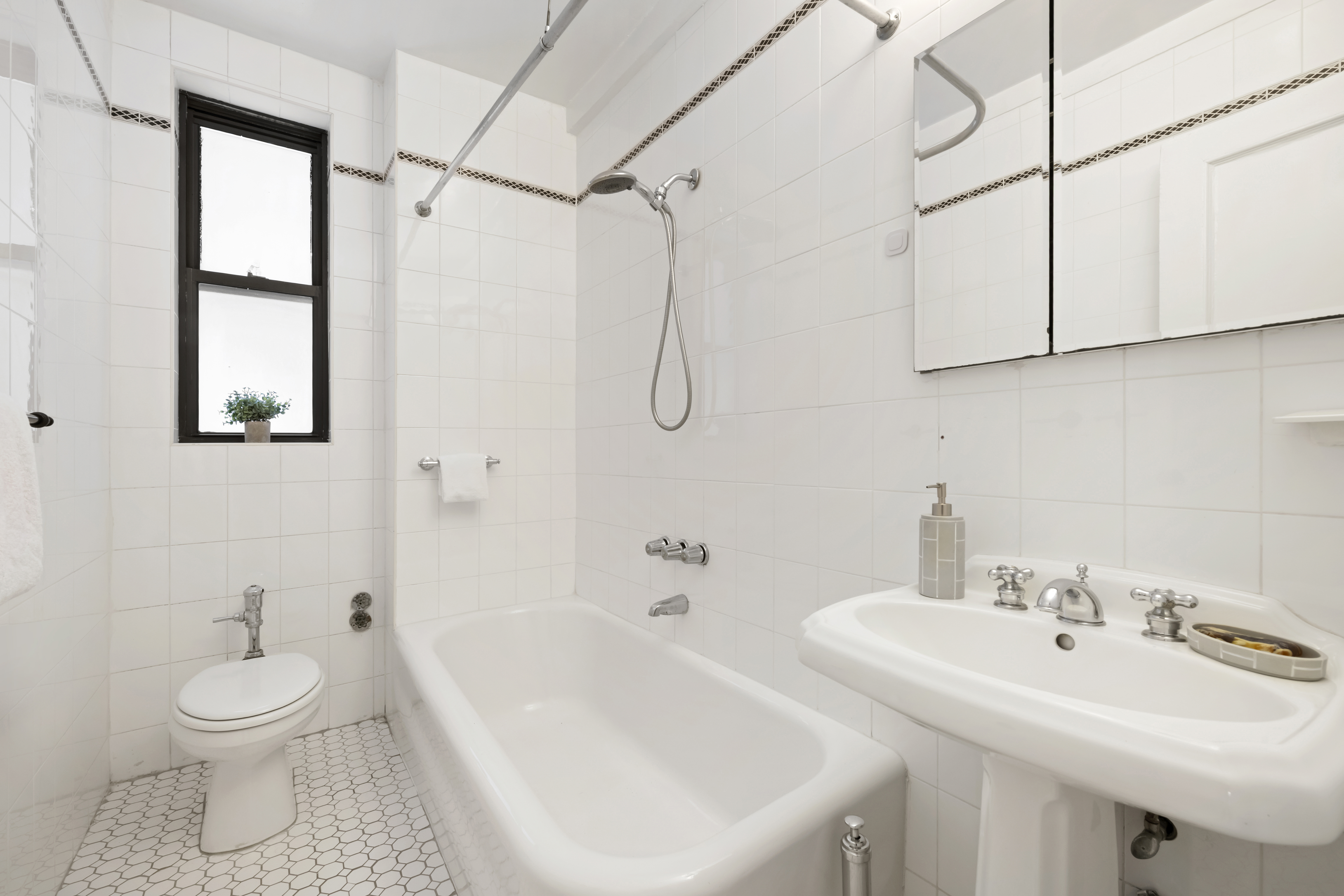 334 West 87th Street, Unit 1D Manhattan, NY 10024 - Photo 7 of 8