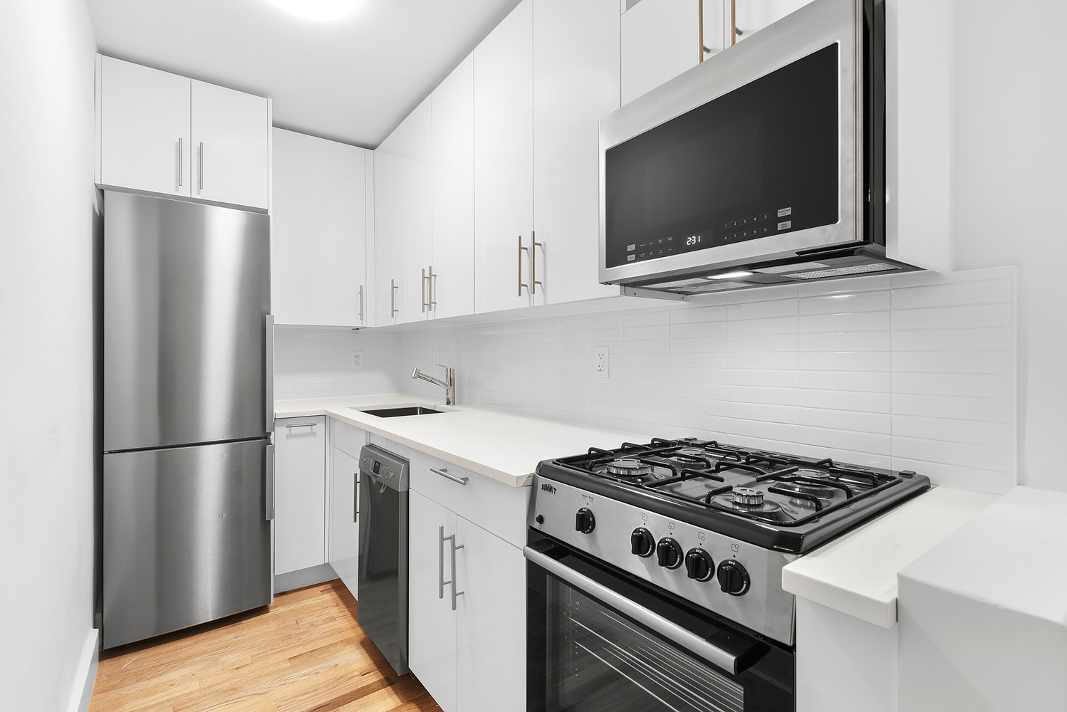 9511 Shore Road, Unit 612 Brooklyn, NY 11209 - Photo 2 of 15 Gallery Image 2