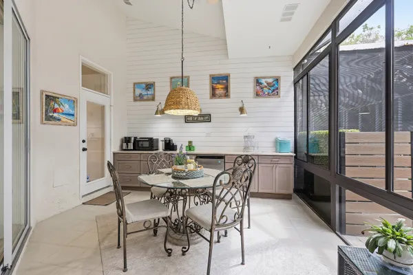 $1,695,000 | 4870 West Boulevard, Naples, FL 34103