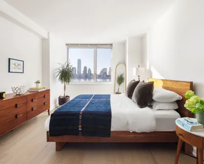 $1,395,000 | 20 River Terrace, Unit 14J | Battery Park City