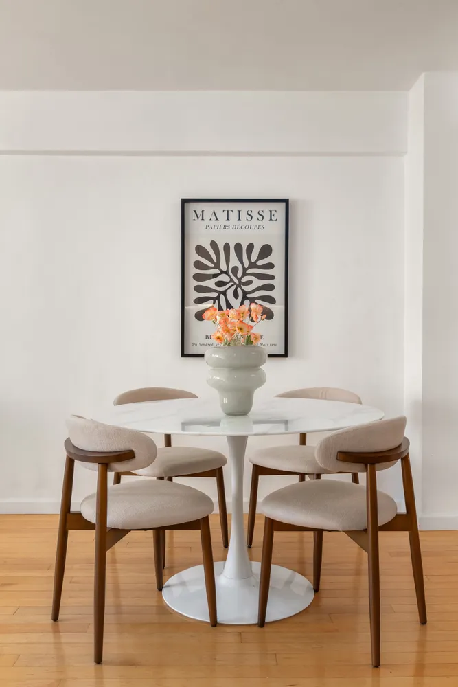 $895,000 | 181 East 73rd Street, Unit 9C | Lenox Hill