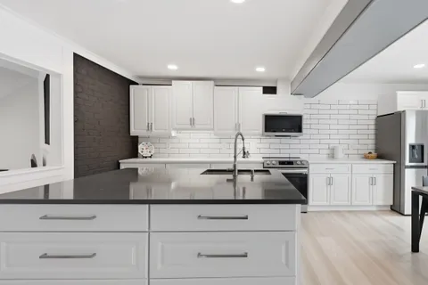 $329,900 | 6 Heron Drive, Denver, PA 17517