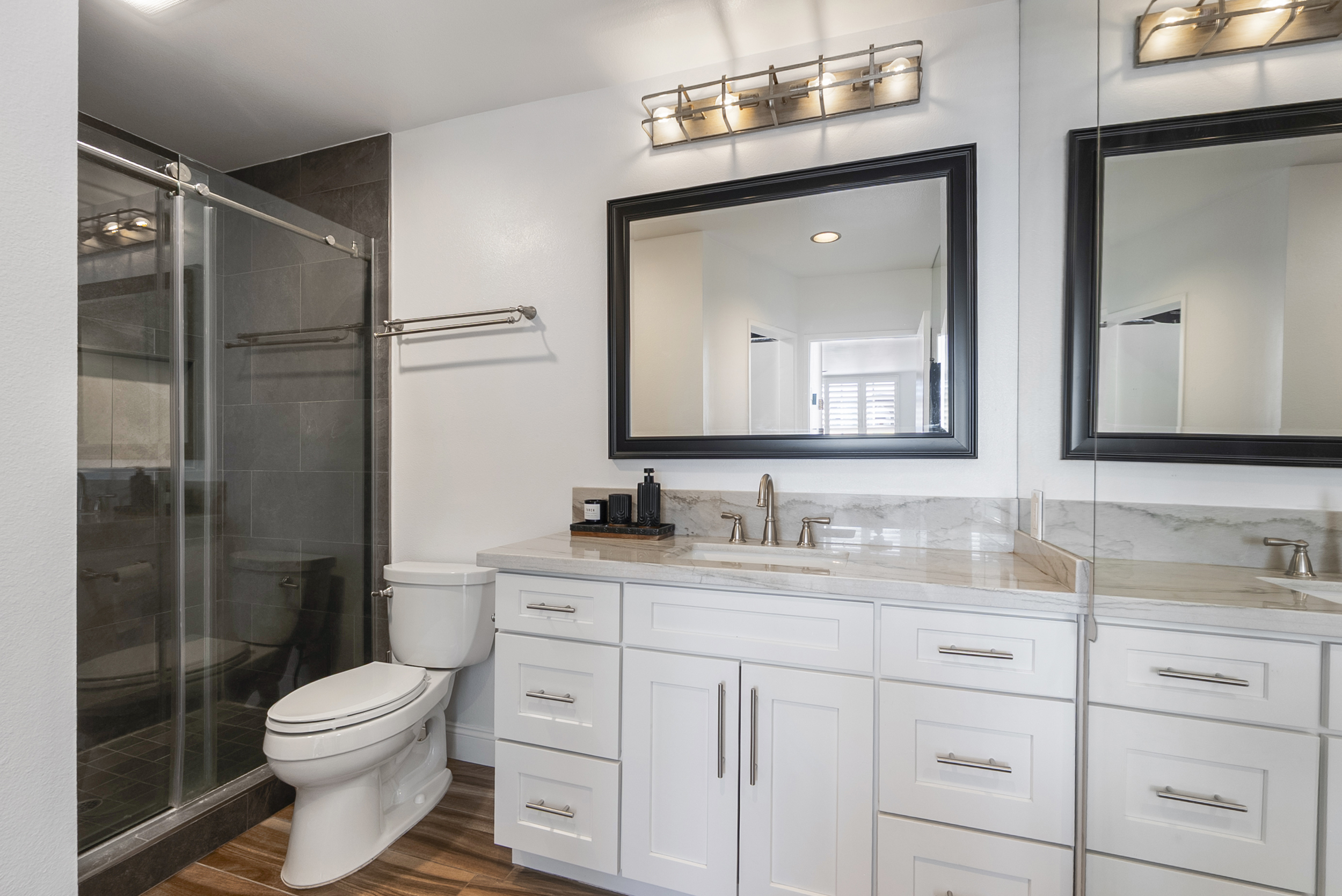 2385 Roscomare Road, Unit E17 Los Angeles, CA 90077 - Photo 11 of 23