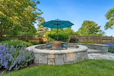 a view of a water fountain with an outdoor space