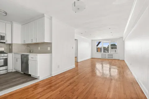 $400,000 | 495 East 7th Street, Unit 4A | Kensington