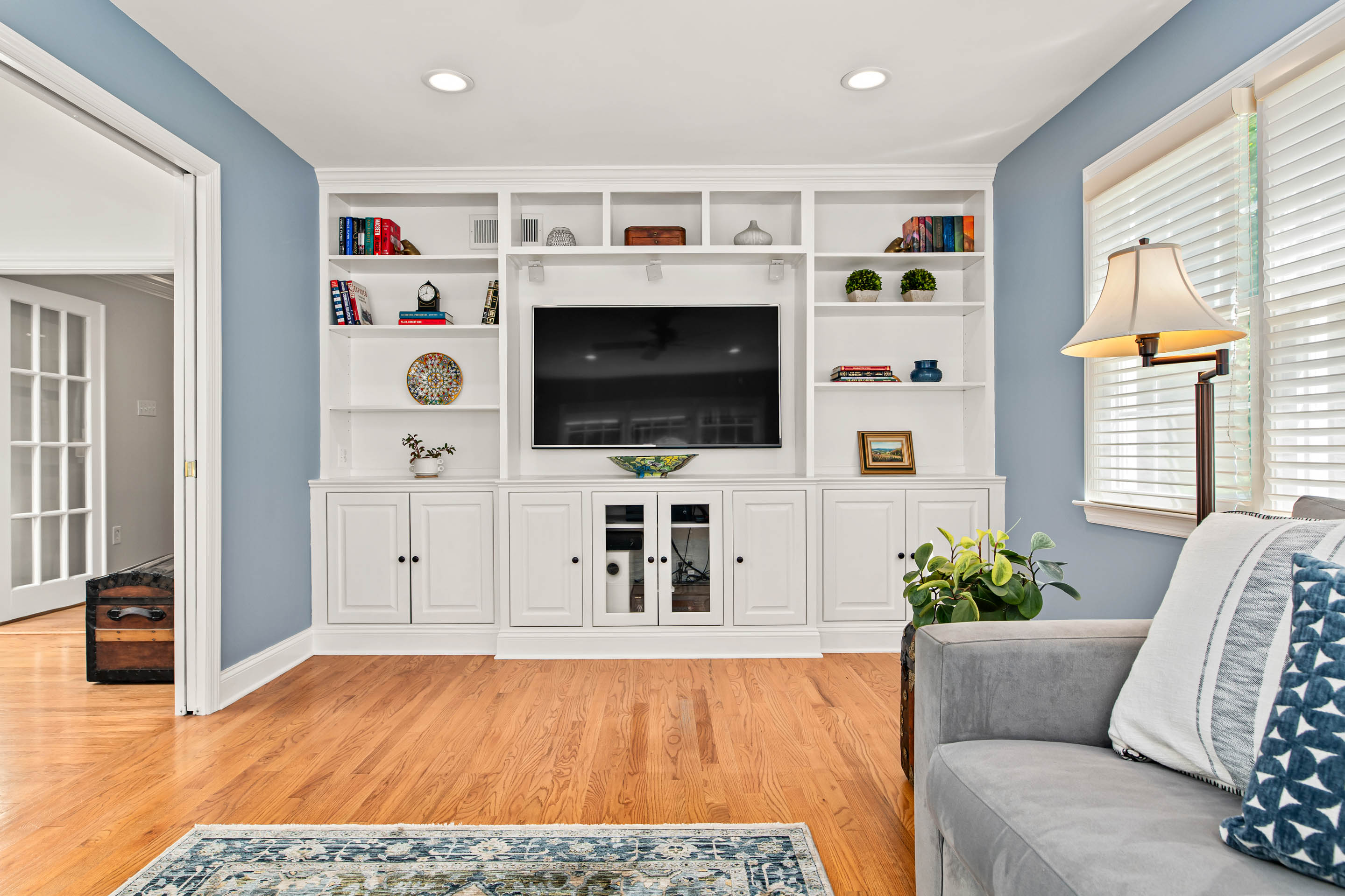 1136 Seaton Ross Road Wayne, PA 19087 - Photo 12 of 48 a living room with furniture and a flat screen tv