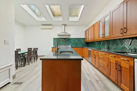 $2,995,000 | 700 East 17th Street | Ditmas Park