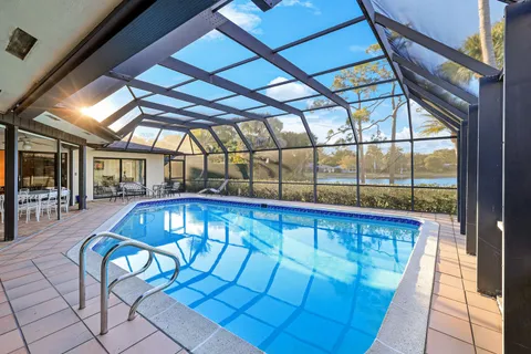 $799,000 | 700 Bald Eagle Drive, Unit 37, Naples, FL 34105