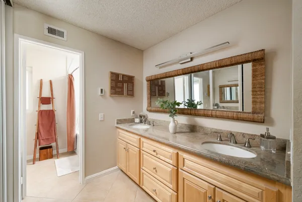 $1,045,000 | 6051 Tahoe Place, Camarillo, CA 93012
