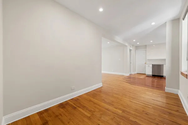 $5,500 | 305 West 18th Street, Unit 2J | Chelsea