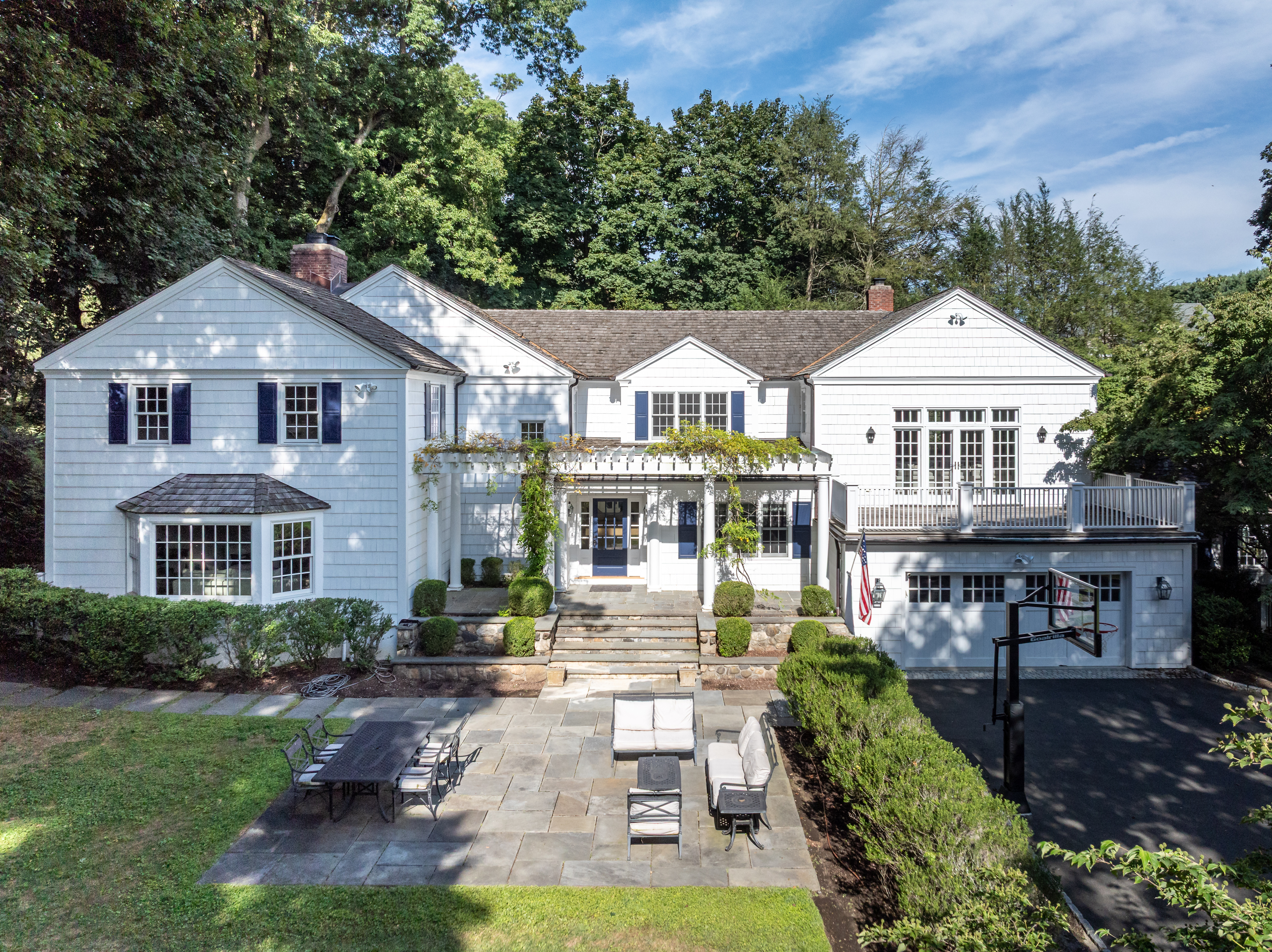 40 Ridgeview Avenue Greenwich, CT 06830 - Photo 1 of 38