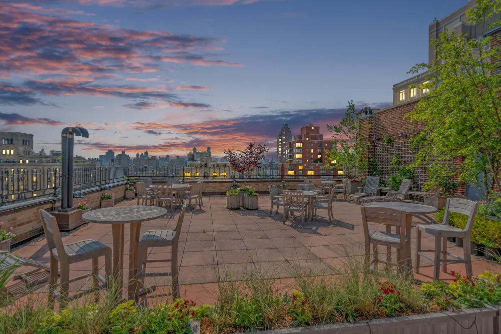 $799,000 | 440 West End Avenue, Unit 8F | Upper West Side