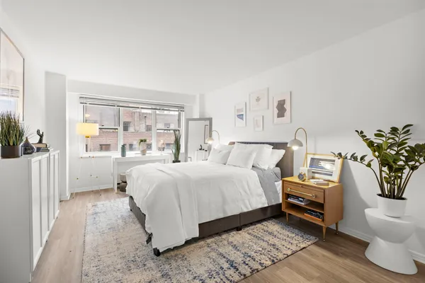 $1,075,000 | 400 East 54th Street, Unit 24E | Sutton Place