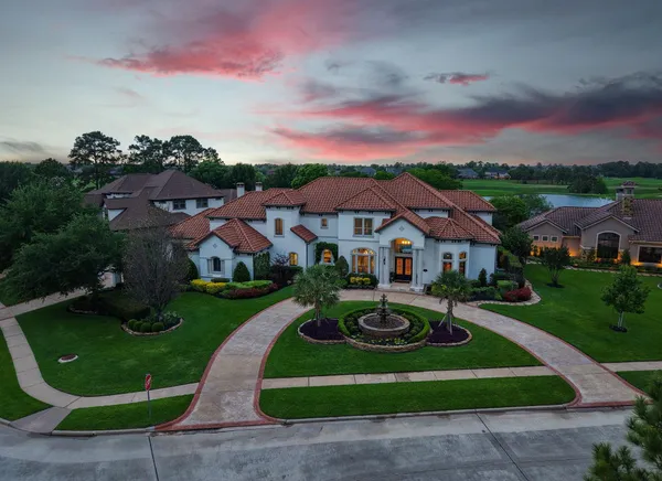 $1,795,000 | 82 Manor Lake Estates Circle, Spring, TX 77379
