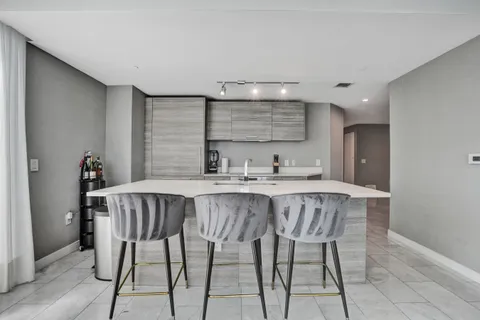 $1,895,000 | 650 Northeast 32nd Street, Unit 3901, Miami, FL 33137