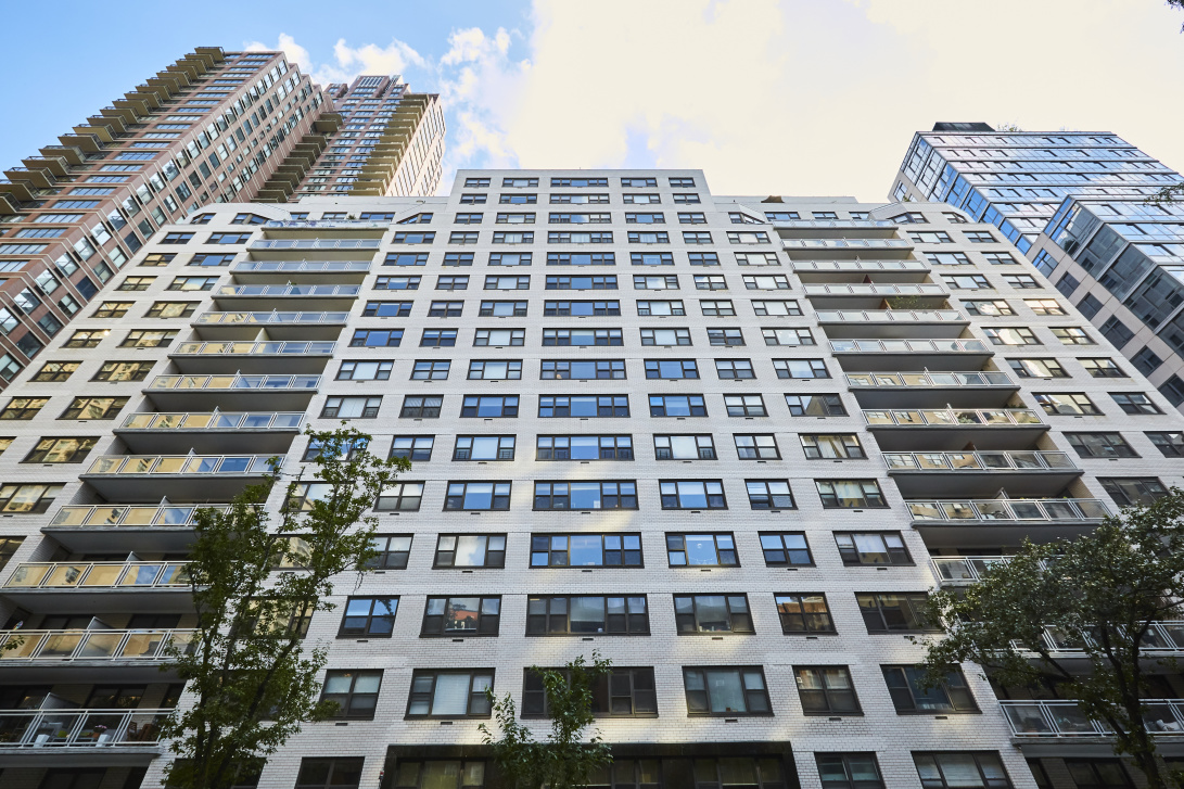 420 East 72nd Street, Unit 2E Manhattan, NY 10021 - Photo 8 of 10