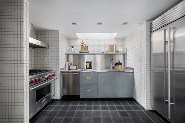 $9,800,000 | 15 East 70th Street, Unit PHB | Lenox Hill