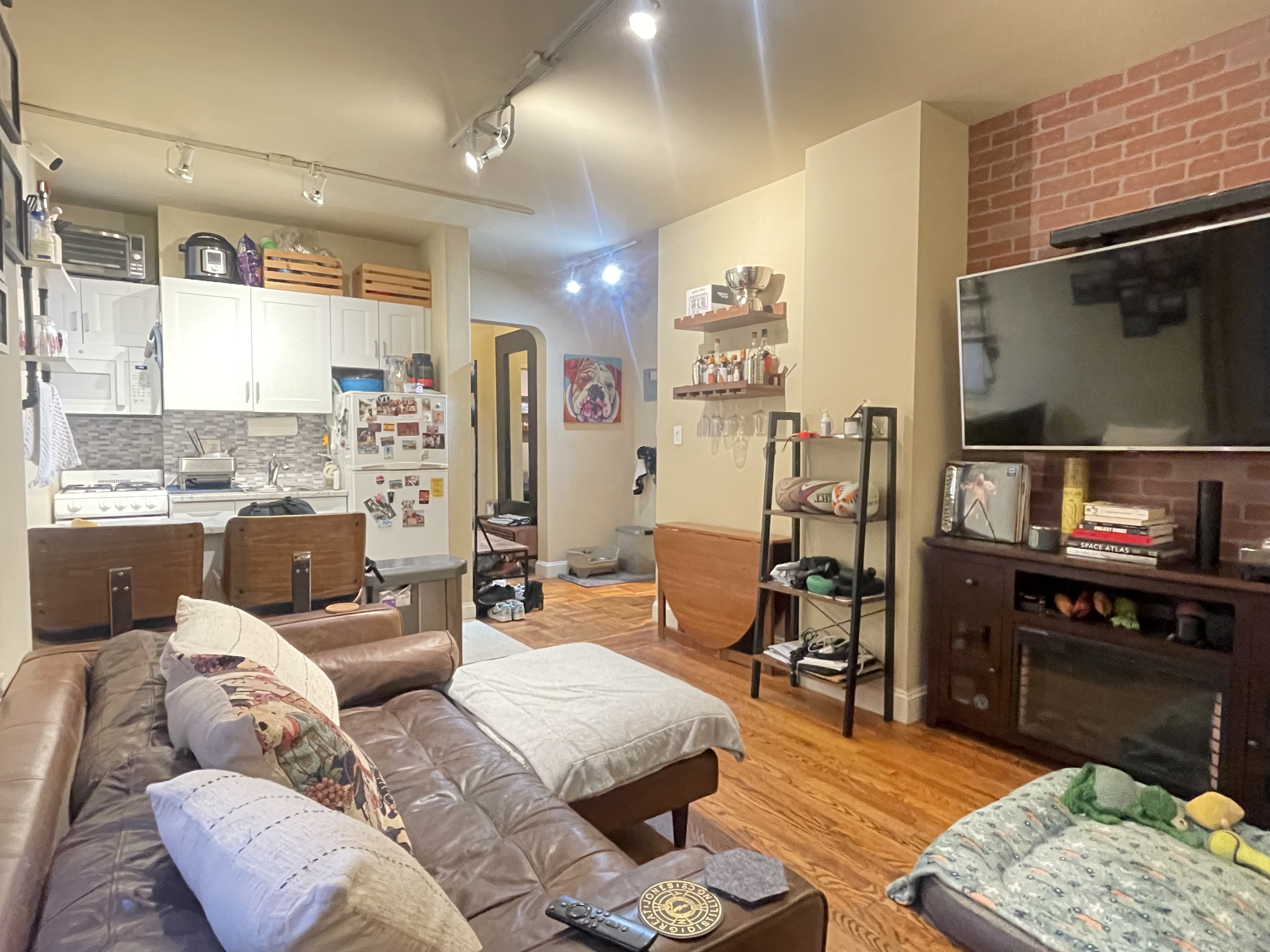 210 West 16th Street, Unit 1G Manhattan, NY 10011 - Photo 3 of 11
