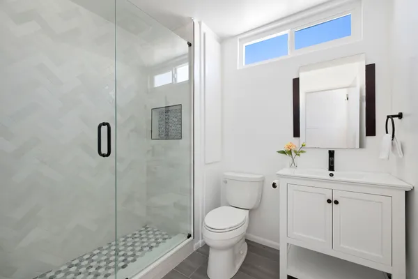 $709,000 | 11954 Goshen Avenue, Unit 205, Los Angeles, CA 90049