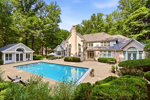 $2,850,000 | 11216 River View Drive, Potomac, MD 20854