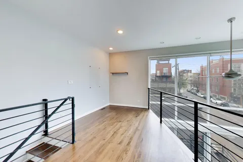 $750,000 | 1086 North Paulina Street, Unit B, Chicago, IL 60622