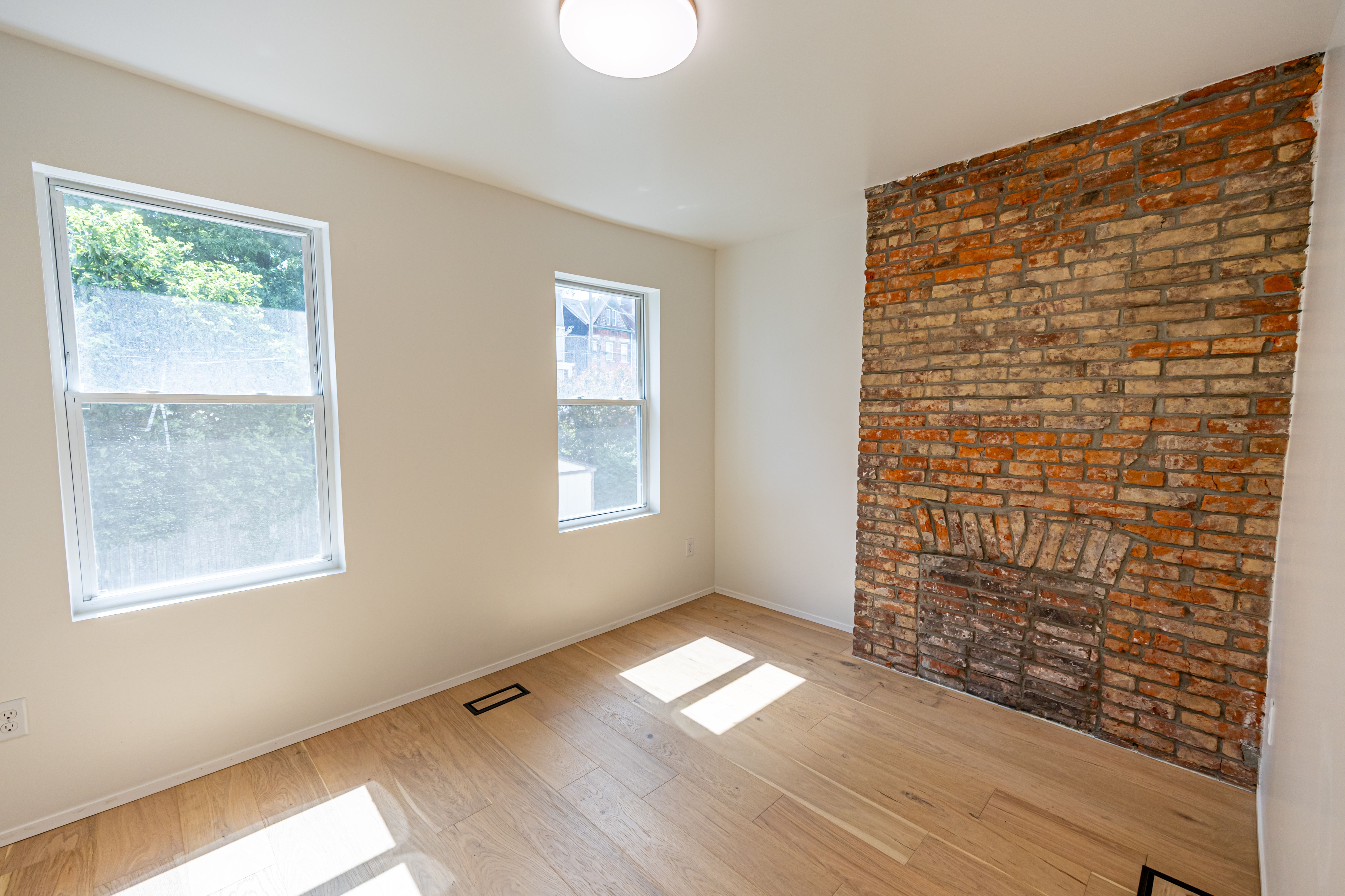 5162 Natrona Way Pittsburgh, PA 15201 - Photo 4 of 16