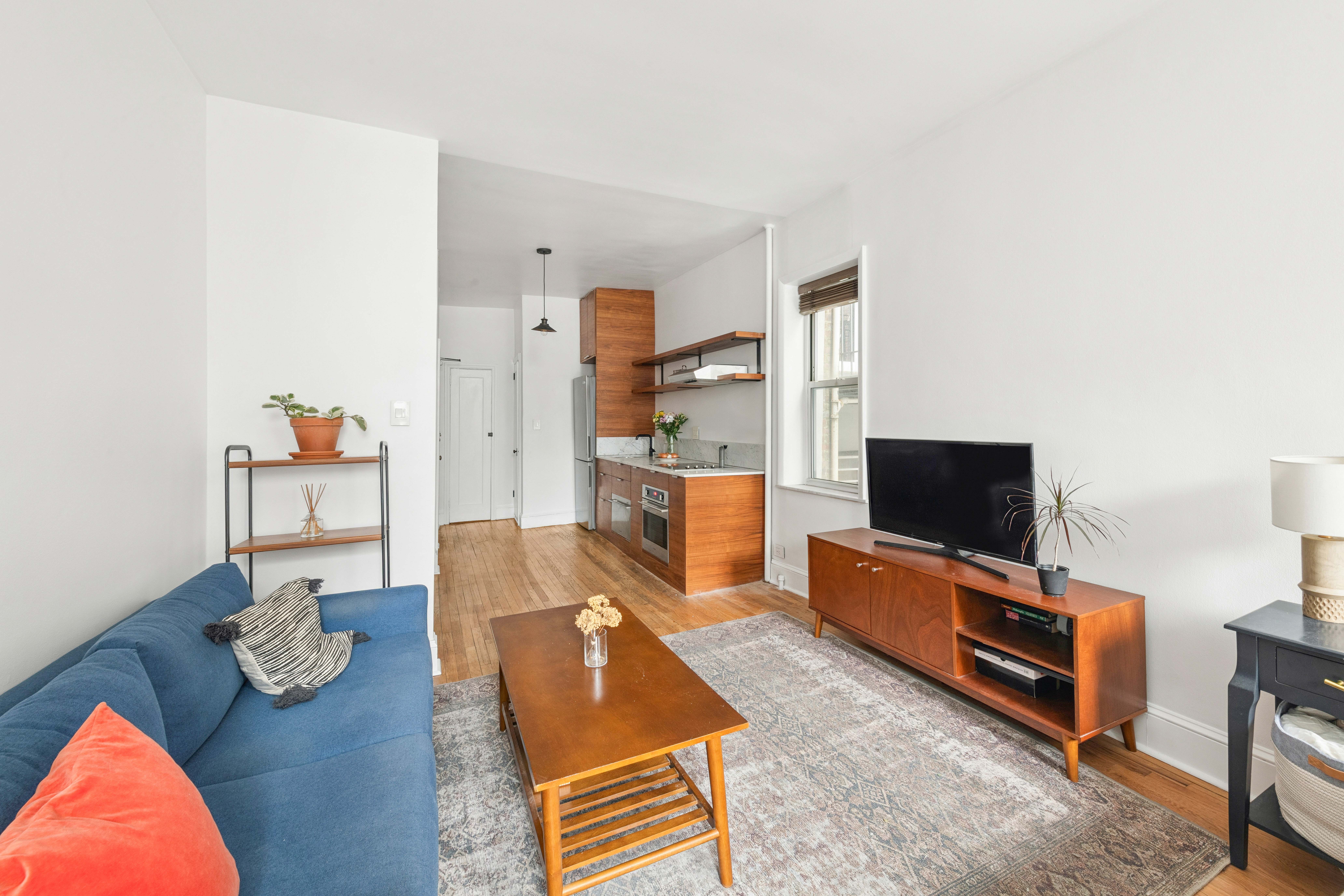 215 East 29th Street, Unit 33 Manhattan, NY 10016 - Photo 2 of 8
