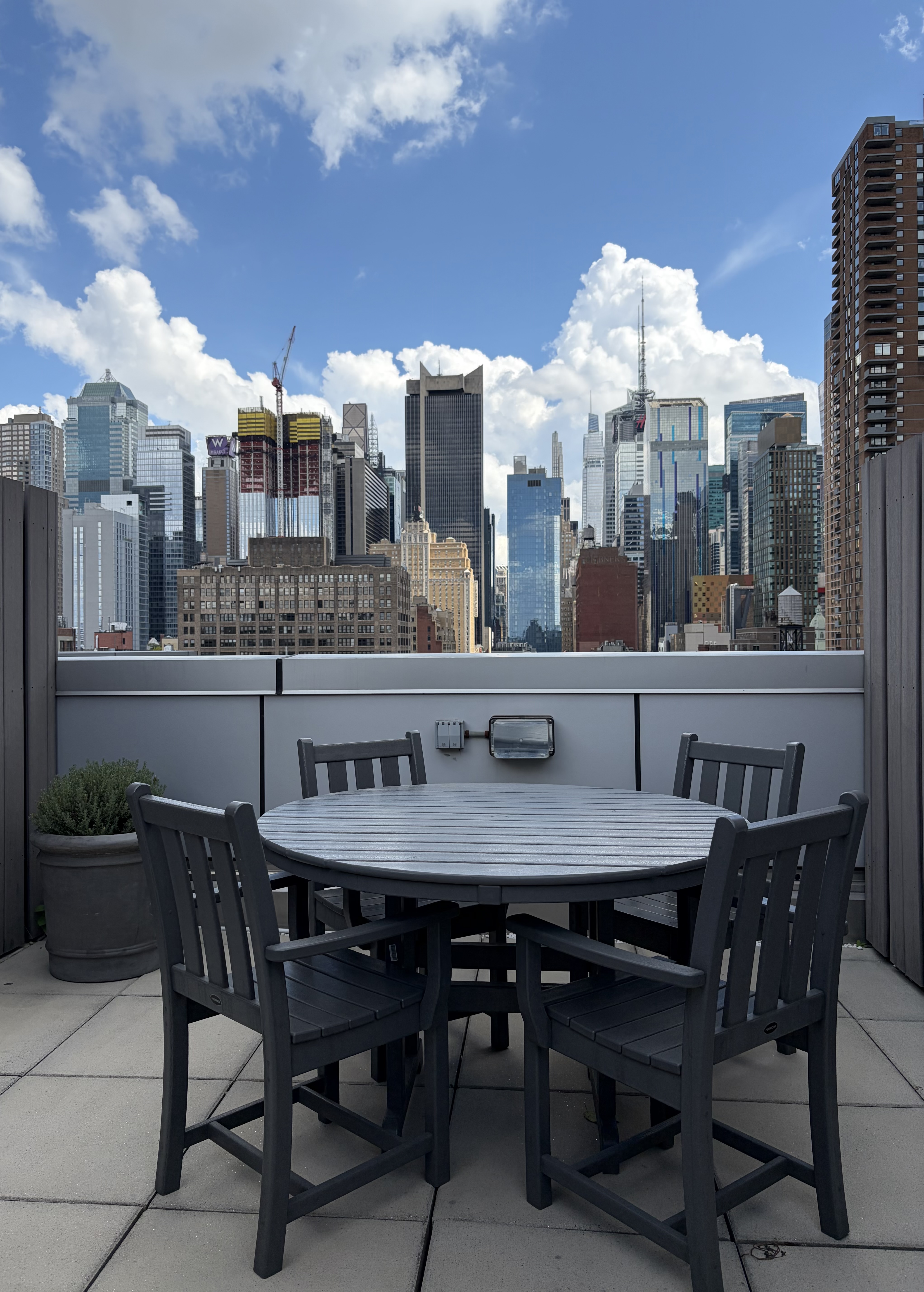 464 West 44th Street, Unit 4G Manhattan, NY 10036 - Photo 8 of 10 Gallery Image 8