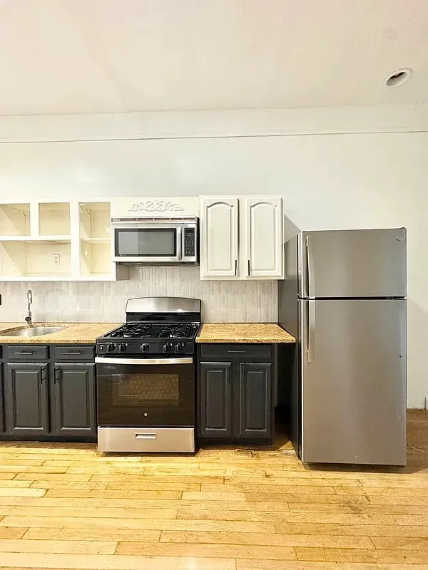 $4,000 | 238 Gates Avenue, Unit 2 | Bedford-Stuyvesant