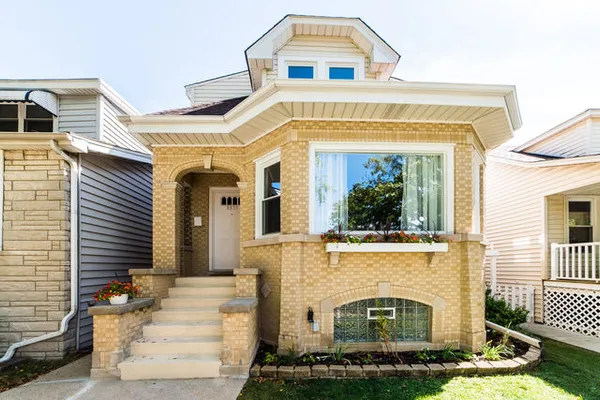 $700,000 | 5625 North Menard Avenue, Chicago, IL 60646