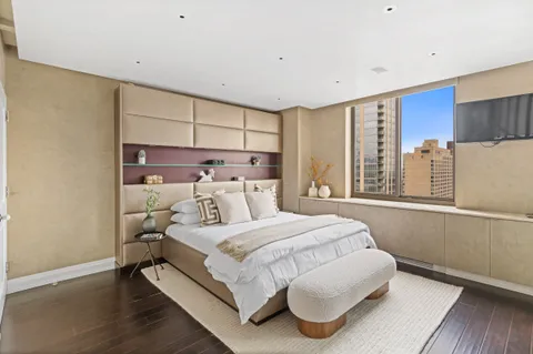 $2,249,000 | 400 East 90th Street, Unit 23B | Upper East Side