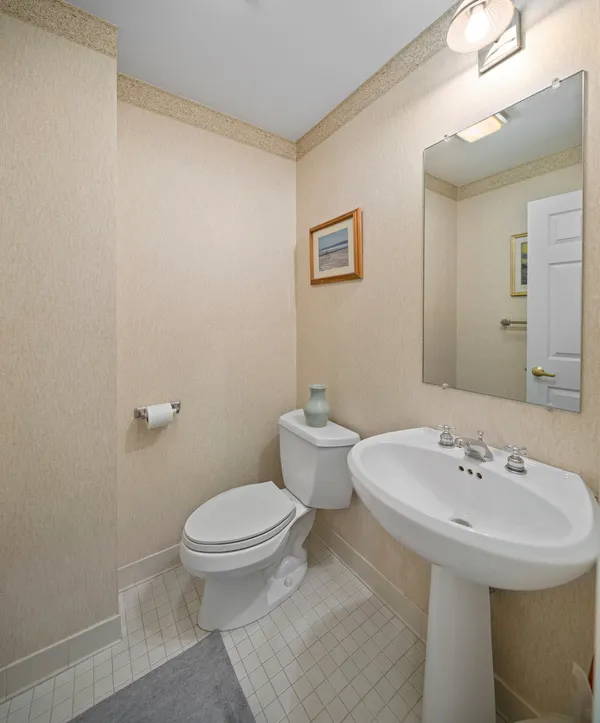 $385,000 | 208 Shearwater Court West, Unit 32, Jersey City, NJ 07305