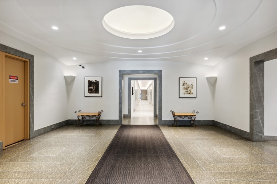 689 Fort Washington Avenue, Unit 4B Manhattan, NY 10040 - Photo 9 of 13 a view of an empty room and a window