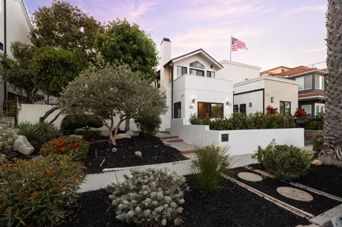 $4,498,000 | 207 21st Street, Huntington Beach, CA 92648