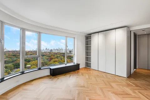 $4,150,000 | 200 Central Park South, Unit 28B | Central Park South