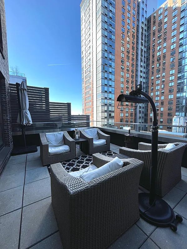 $4,798 | 535 West 43rd Street, Unit S14A | Hell's Kitchen