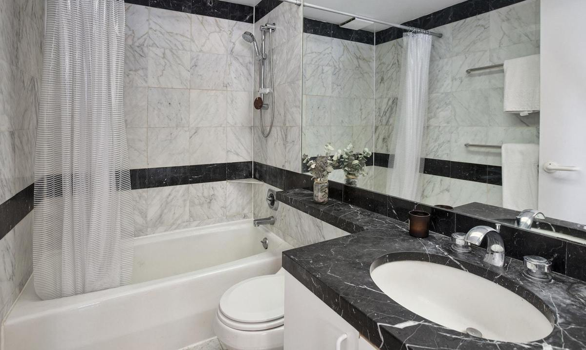 150 West 56th Street, Unit 3204 Manhattan, NY 10019 - Photo 5 of 6