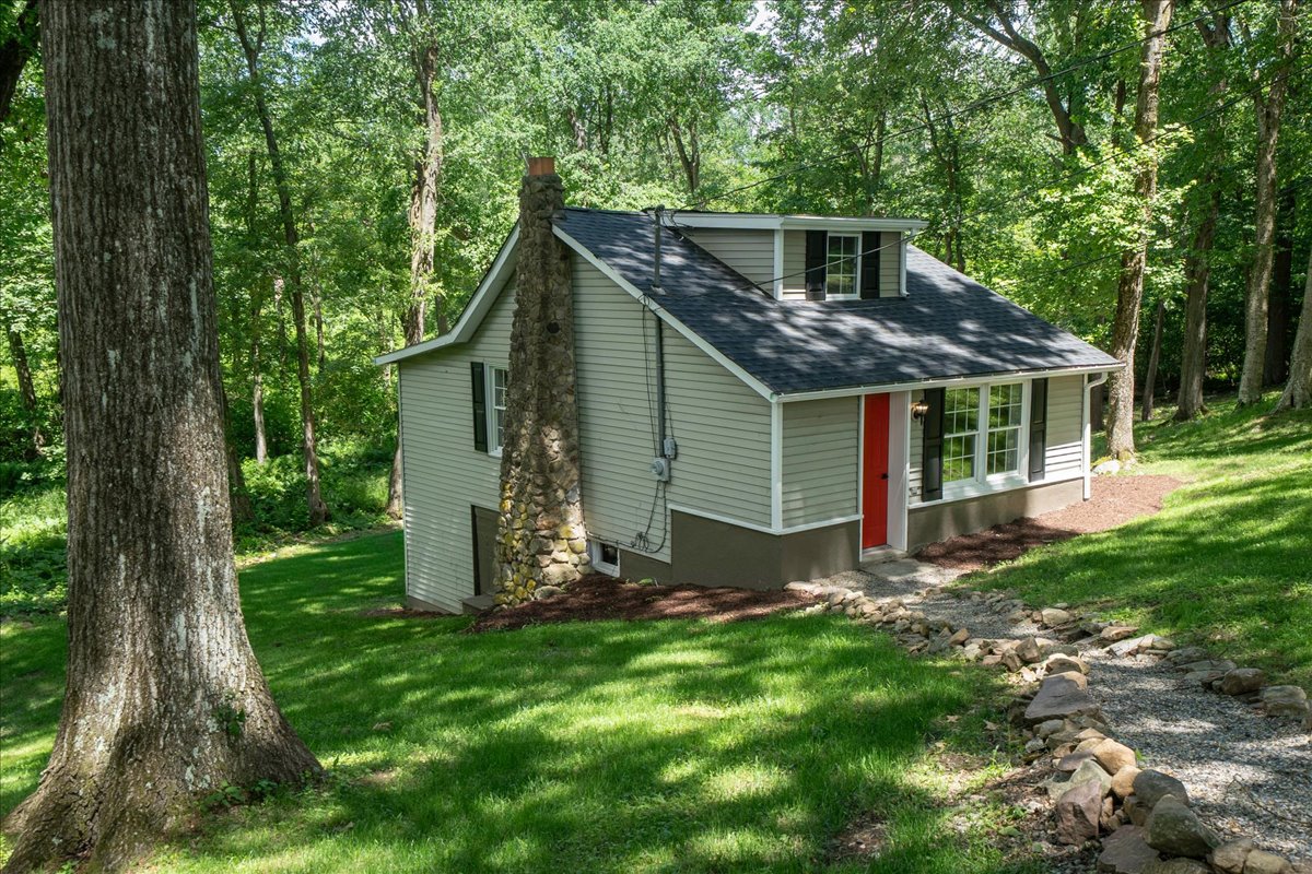 20 Kingsland Road Stanhope , NJ 07874 - Photo 2 of 37