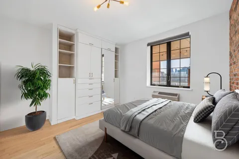 $695,000 | 25-25 Newtown Avenue, Unit 4B | Astoria